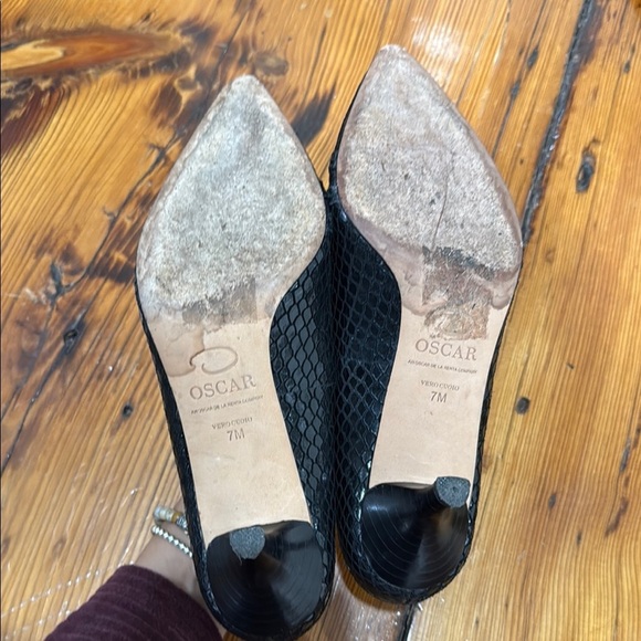 O Oscar De La Renta Bretten Women’s Black Leather Snake Skin Heels Size 7 M - Picture 15 of 16
